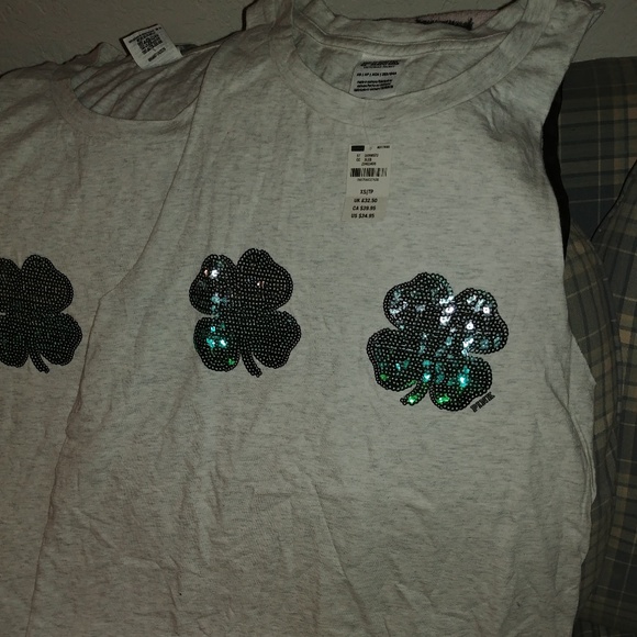 **1 LEFT**Vs Pink bling shamrock tanktop - Picture 3 of 5
